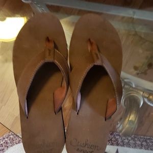 cushion reef flip flops